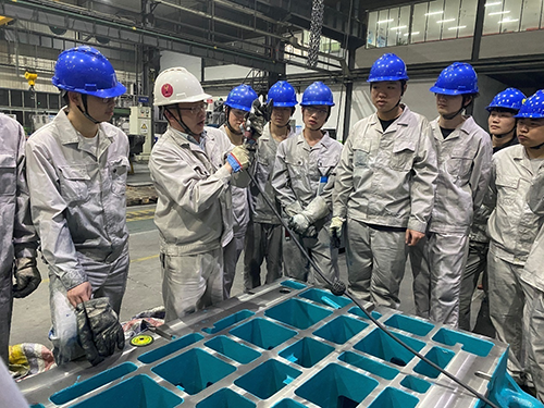 深入开展校企合作育人模式安博页面在线登录机械工程系组织学生开展校外实习
