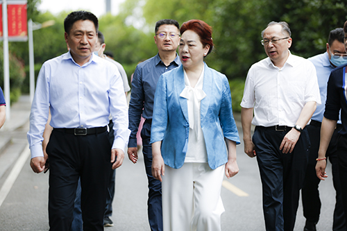 省人社厅党组书记、厅长唐白玉一行到安博页面在线登录调研湖南省第一届职业技能大赛筹备情况
