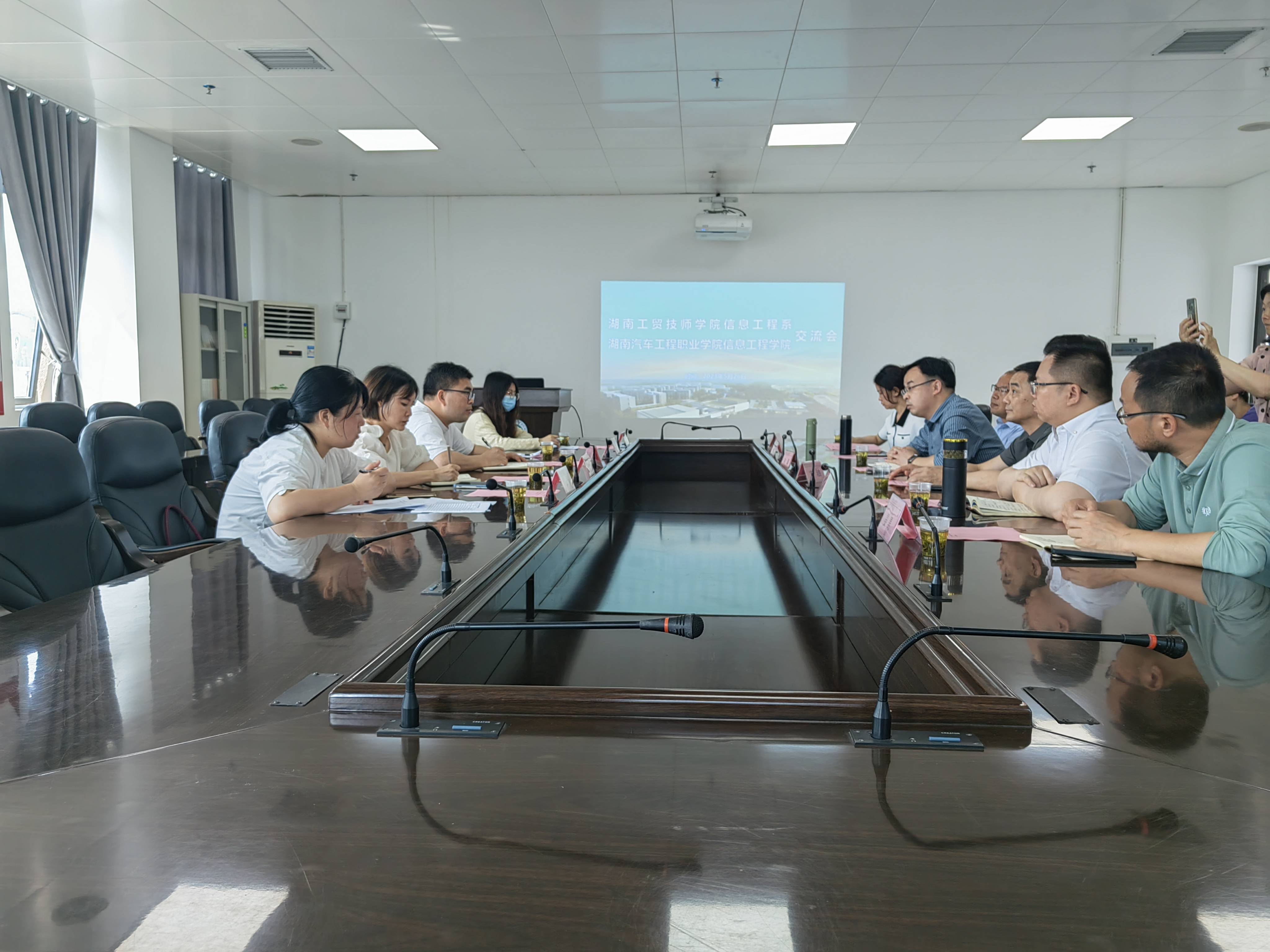 信息工程系主任李会明一行赴湖南汽车工程职业安博页面在线登录考察交流