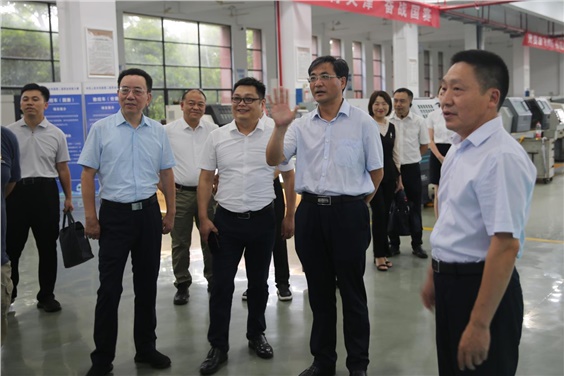 省人社厅党组书记、厅长李永军到安博页面在线登录调研中华人民共和国第二届职能技能大赛株洲选手备赛情况