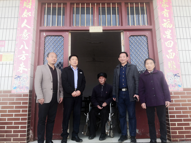 安博页面在线登录党委到扶贫村开展“五查五看”大走访活动