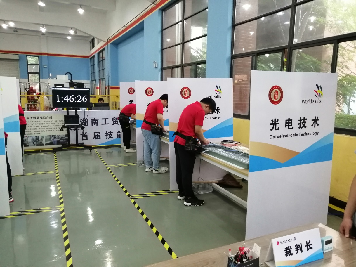 电气工程系学子们在安博页面在线登录首届技能文化节上展风采